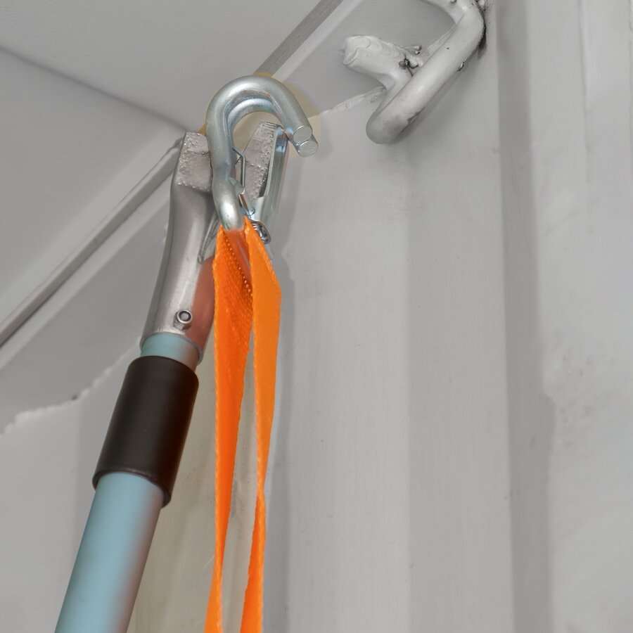 Zum einfachen Positionieren und Befestigen von Lashbändern mit Spitzhaken im Container Zum einfachen Positionieren und Befestigen von Lashbändern mit Spitzhaken im Container