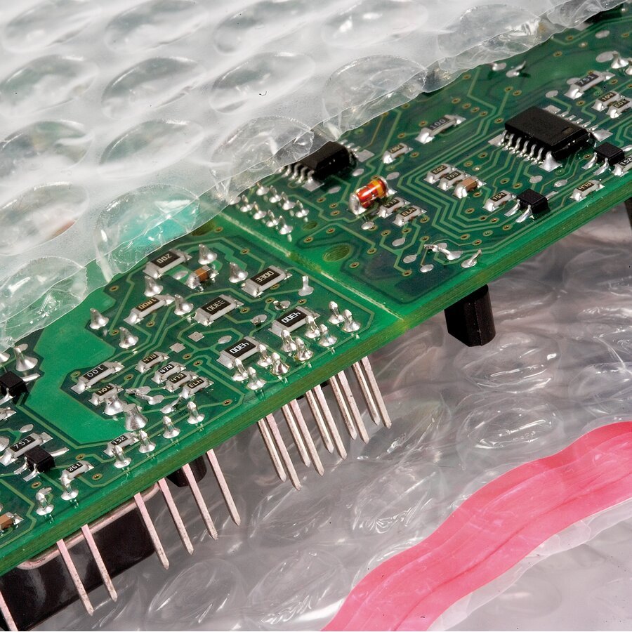 Mit Klappe und Selbstklebe-Verschluss Mit Klappe und Selbstklebe-Verschluss