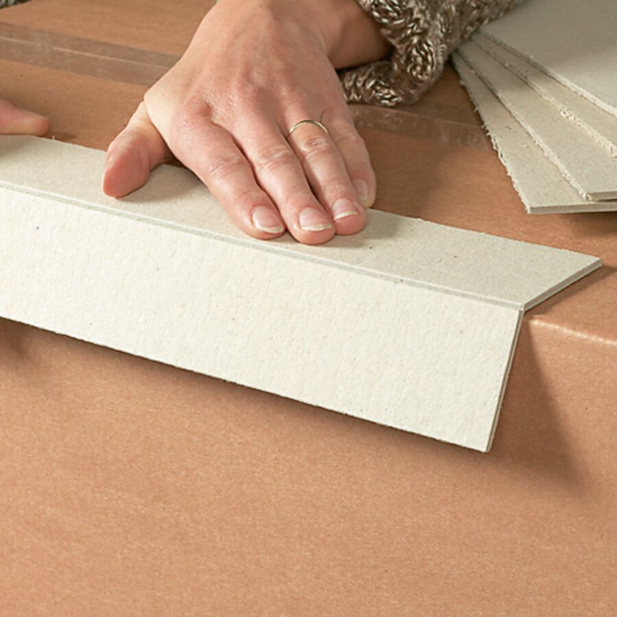 So entstehen flexible Kantenschutzwinkel, die sich immer optimal an Ihre Kanten anpassen So entstehen flexible Kantenschutzwinkel, die sich immer optimal an Ihre Kanten anpassen