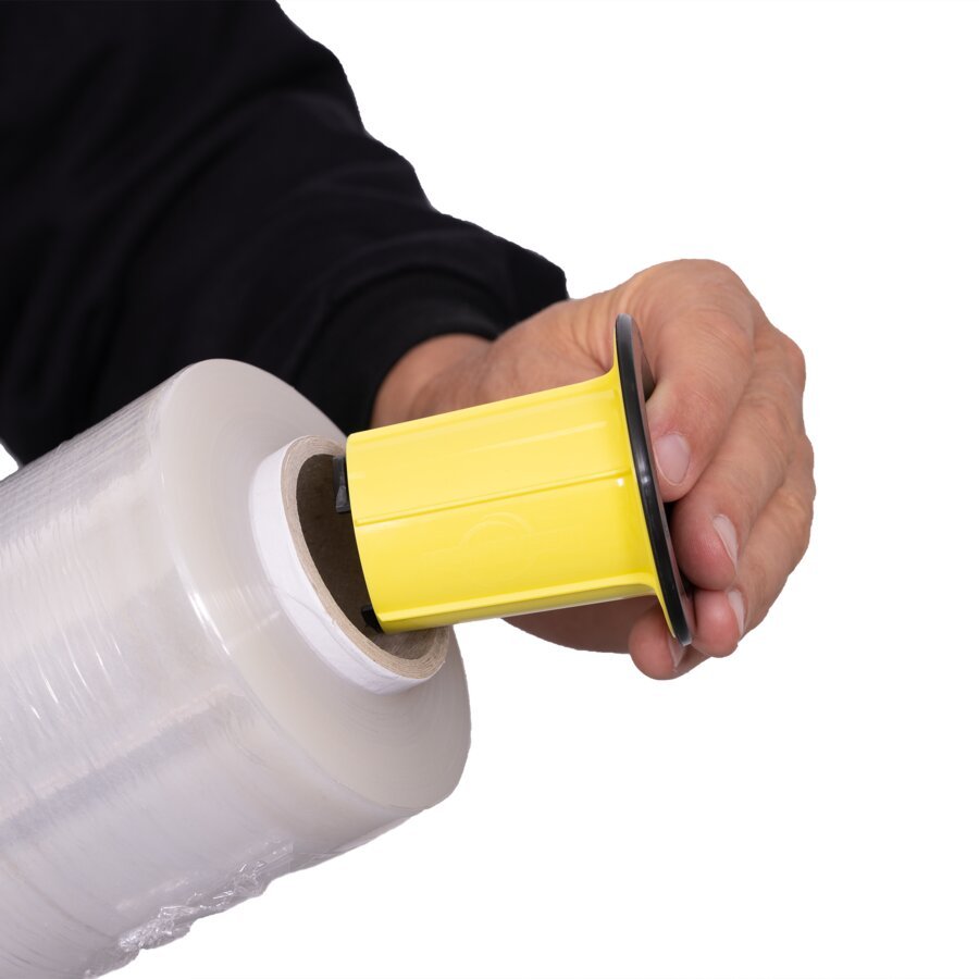 Einfach auf die Folienrollen aufstecken und mit dem Einstretchen beginnen Einfach auf die Folienrollen aufstecken und mit dem Einstretchen beginnen